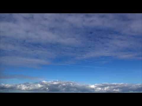 【定点カメラ】空　飛行機雲　晴天　動画・放送用素材